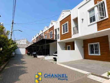 Jual Rumah Bagus dan Asri 2 Lantai Siap Huni Sawangan Depok, St