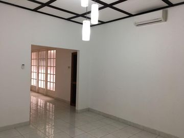 Rumah hitung tanah Luas 420 Cipete Cilandak Jaksel