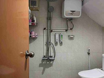 rumah 2 lantai siap huni jl pendidikan duren sawit jakarta timur