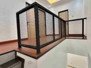 rumah mewah siap huni tanah luas harga dibawah harga pasar