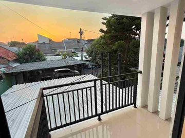 rumah mewah siap huni tanah luas harga dibawah harga pasar