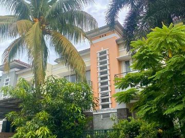 Rumah Mewah dan Luas di Raffles Hills Cibubur