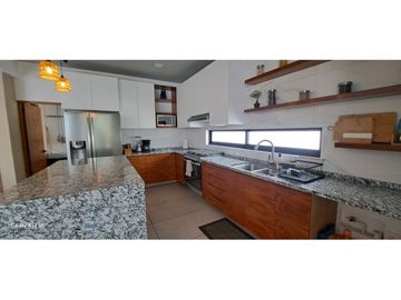 Casa en venta en Burgos Bugambilias, Temixco, con alberca inteligente, gran oportunidad