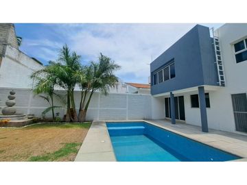 Casa en venta en Burgos Bugambilias, Temixco, con alberca y jardín, buena ubicación