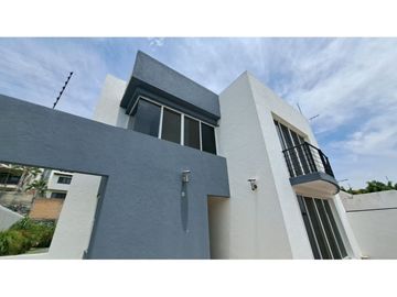 Casa en venta en Burgos Bugambilias, Temixco, con alberca y jardín, buena ubicación