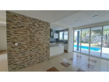 Casa en venta en Burgos Bugambilias, Temixco, con alberca y jardín, buena ubicación