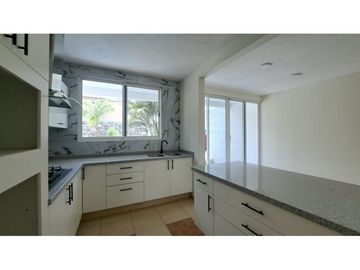 Casa en venta en Burgos Bugambilias, Temixco, con alberca y jardín, buena ubicación
