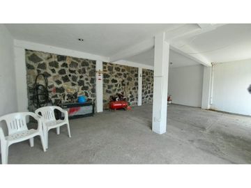 Casa en venta en Burgos Bugambilias, Temixco, con alberca y jardín, buena ubicación