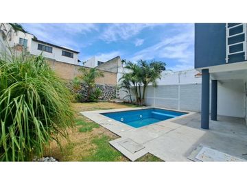 Casa en venta en Burgos Bugambilias, Temixco, con alberca y jardín, buena ubicación