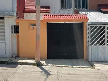 SE VENDE CASA DE TRES RECÁMARAS AL SUR DE LA CIUDAD, COLONIA SNTE, EN PUEBLA  | Todos los Créditos | $1,370,000