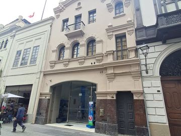 VENTA DE EXCLUSIVO HOTEL EN EL CORAZÓN DEL CENTRO HISTÓRICO DE LIMA