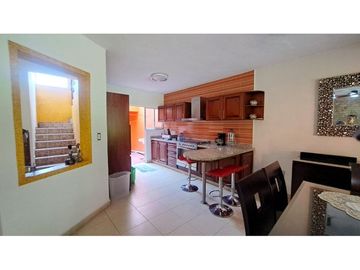 Casa en venta en Condominio Los Pueblitos, Temixco, amueblada, con alberca y jardín