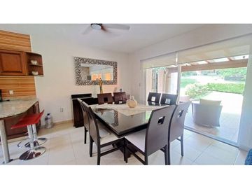 Casa en venta en Condominio Los Pueblitos, Temixco, amueblada, con alberca y jardín