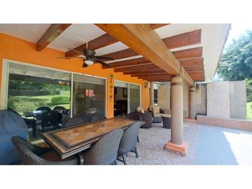Casa en venta en Condominio Los Pueblitos, Temixco, amueblada, con alberca y jardín