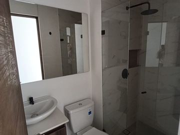 SE ARRIENDA APARTAMENTO EN URBANIZACION RIO CAMPESTRE. RIONEGRO
