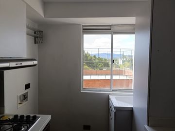 SE ARRIENDA APARTAMENTO EN URBANIZACION RIO CAMPESTRE. RIONEGRO