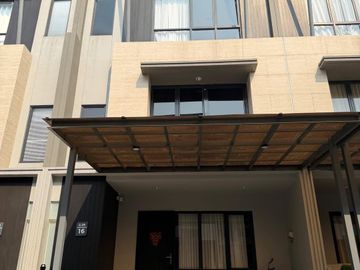 Dijual Cepat Rumah 3 Lantai SHM Semi Furnish di Citra Garden 8 Jakarta Barat