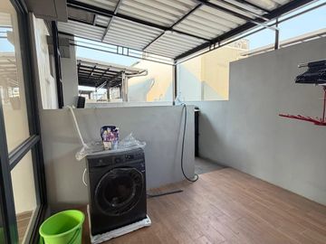 Dijual Cepat Rumah 3 Lantai SHM Semi Furnish di Citra Garden 8 Jakarta Barat