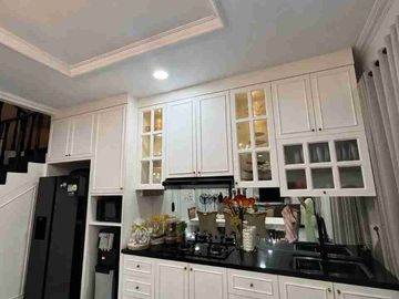 Rumah American Style di  Villa Shangri-la Garden dekat Sekupang Batam