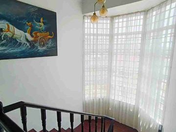 Rumah American Style di  Villa Shangri-la Garden dekat Sekupang Batam