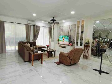 Rumah American Style di  Villa Shangri-la Garden dekat Sekupang Batam