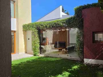 Arriendo linda casa dentro Urbanización el Condado sin amoblar