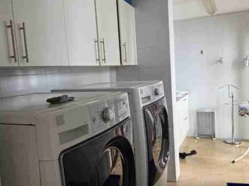 Arriendo linda casa dentro Urbanización el Condado sin amoblar