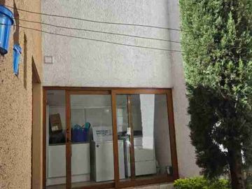 Arriendo linda casa dentro Urbanización el Condado sin amoblar
