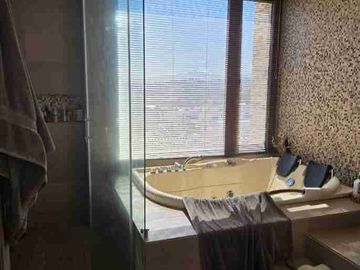 Arriendo linda casa dentro Urbanización el Condado sin amoblar