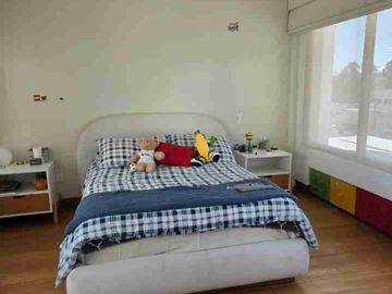 Arriendo linda casa dentro Urbanización el Condado sin amoblar