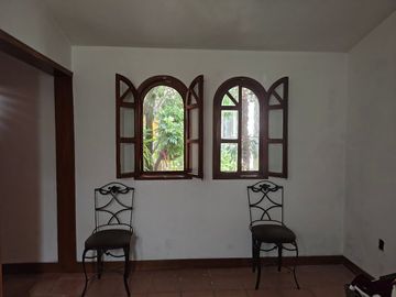 CASA DE 4 RECAMARAS BUGAMBILIAS PRIMERA SECCIÓN