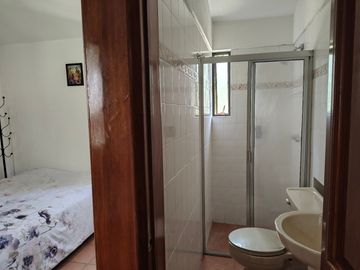 CASA DE 4 RECAMARAS BUGAMBILIAS PRIMERA SECCIÓN