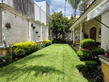 CASA DE 4 RECAMARAS BUGAMBILIAS PRIMERA SECCIÓN