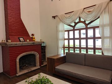 CASA DE 4 RECAMARAS BUGAMBILIAS PRIMERA SECCIÓN
