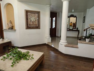 CASA DE 4 RECAMARAS BUGAMBILIAS PRIMERA SECCIÓN
