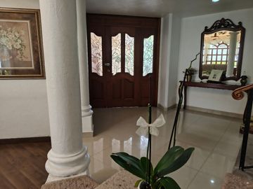 CASA DE 4 RECAMARAS BUGAMBILIAS PRIMERA SECCIÓN