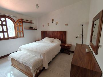 CASA DE 4 RECAMARAS BUGAMBILIAS PRIMERA SECCIÓN