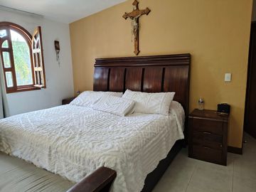 CASA DE 4 RECAMARAS BUGAMBILIAS PRIMERA SECCIÓN