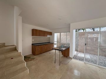 Casa en Venta Modelo Selva a Estrenar de Tres Habitaciones por Carr. Matehuala