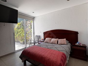 CASA EN VENTA EN JIUTEPEC, MOR. DE 1 NIVEL CON ALBERCA, ALDENTRO DE FRACC CON VIGILANCIA 24/7