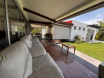 CASA EN VENTA EN JIUTEPEC, MOR. DE 1 NIVEL CON ALBERCA, ALDENTRO DE FRACC CON VIGILANCIA 24/7