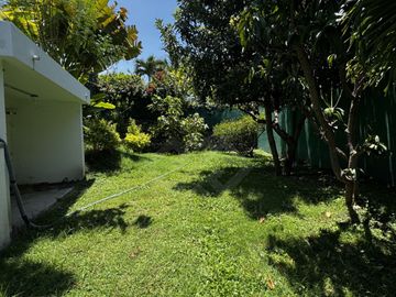 CASA EN VENTA EN JIUTEPEC, MOR. DE 1 NIVEL CON ALBERCA, ALDENTRO DE FRACC CON VIGILANCIA 24/7