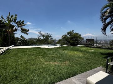 CASA EN VENTA EN JIUTEPEC, MOR. DE 1 NIVEL CON ALBERCA, ALDENTRO DE FRACC CON VIGILANCIA 24/7