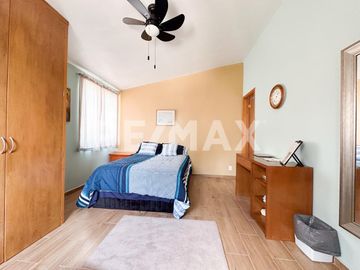 Casa en venta en Jesús del Monte, Cuajimalpa, CDMX. Con 2 recamaras, 3 baños y servicios básicos.