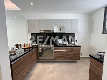 Casa en venta entre Santa Fe e Interlomas | Diseño contemporáneo y estilo residencial premium- 3 recamaras y 2.5 baños