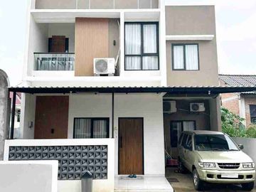 Jual Rumah Luas 2 Lantai Siap Huni Strategis di Pamulang