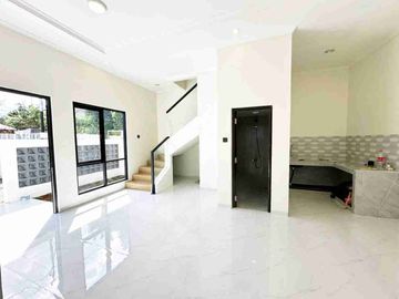 Jual Rumah Luas 2 Lantai Siap Huni Strategis di Pamulang