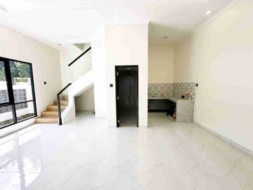 Jual Rumah Luas 2 Lantai Siap Huni Strategis di Pamulang