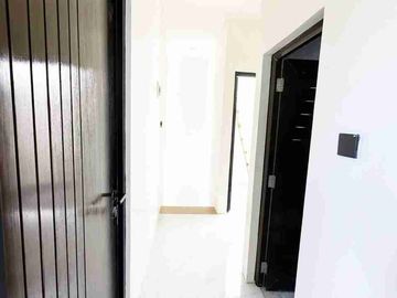 Jual Rumah Luas 2 Lantai Siap Huni Strategis di Pamulang