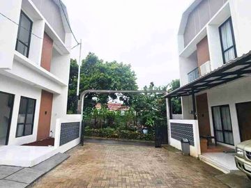Jual Rumah Luas 2 Lantai Siap Huni Strategis di Pamulang